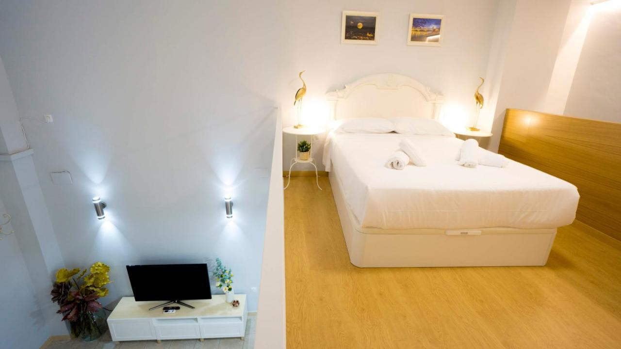 Rentalsevilla Escuelas Pias Екстер'єр фото